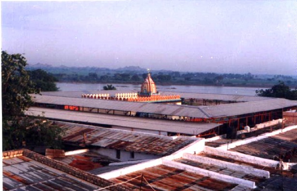 Location - Kurnool (Andhra Pradesh, India) Period - 1601 to 1671 (Bhuvanagiri, Gingee Nayak Kingdom) Other titles - Parimalacharya, Jagadguru Guru - Sudheendra Teertha Philosophy - Dvaita