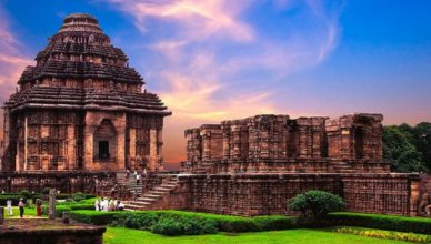 How to reach Konark Temple
