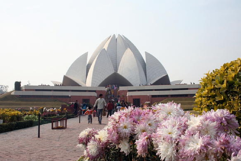 Visiting Places Around the Lotus Temple Delhi